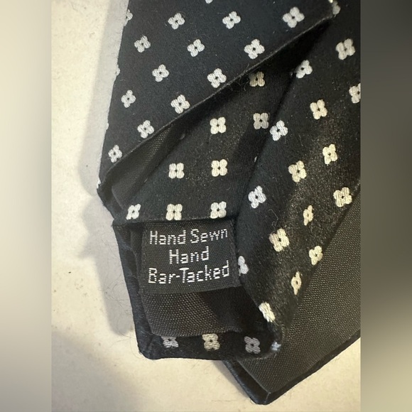 Oscar de la Renta classic elegant black/silver geometric silk velour tie - Picture 3 of 4